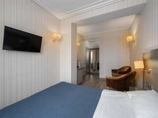 Гостиница Ка Роял Домодедово Полулюкс с двуспальной кроватью и окнами во внутренний двор-6