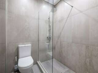 Гостиница Ка Роял Домодедово Семейный Полулюкс с 1 двуспальной и 1 односпальной кроватями-10