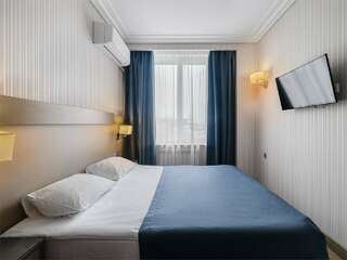 Гостиница Ка Роял Домодедово Полулюкс с двуспальной кроватью и окнами во внутренний двор-3