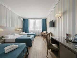 Гостиница Ка Роял Домодедово Семейный номер с 3 кроватями-1